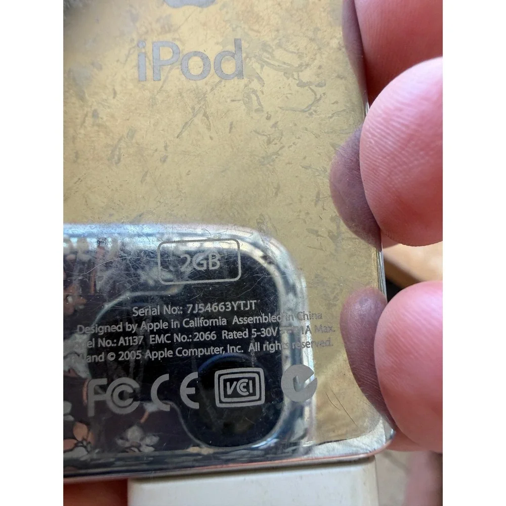 Apple iPod Nano 1st Gen 2GB Black A1137 Vintage Digital Music Player MP3 Click